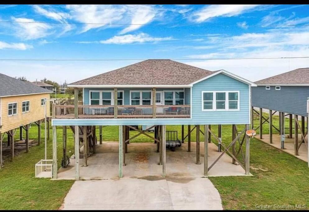 Oceanfront Home Near Hollybeach Cameron Exterior photo